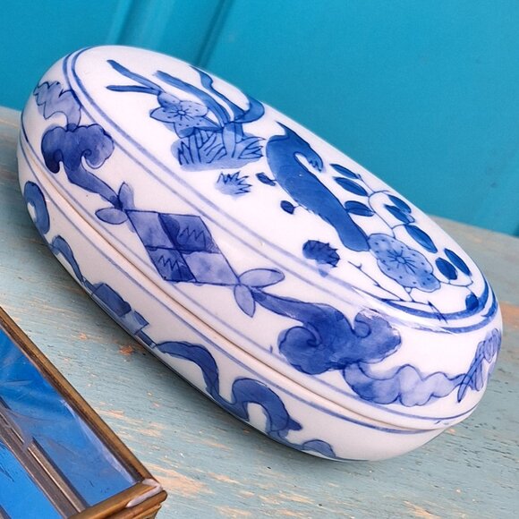 Vintage Porcelain Box Chinoiserie Blue and White Bird Lid Handmade Glass Ceramic - Picture 5 of 17
